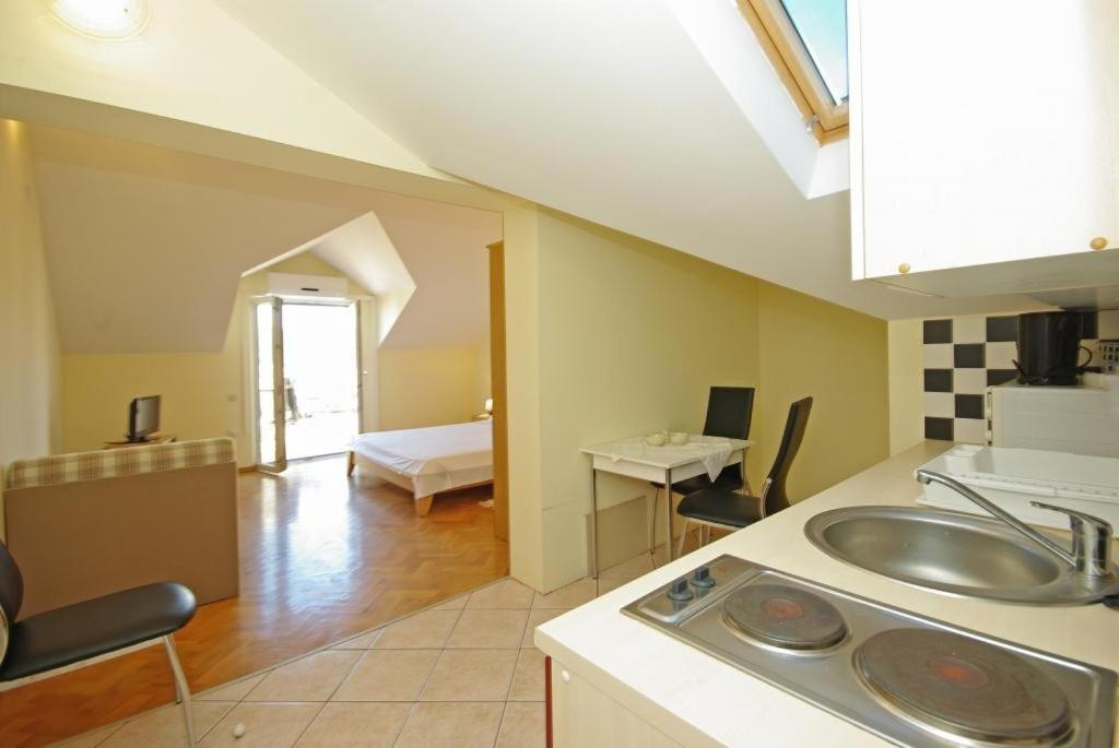 Apartments Villa Rose Sumartin Exteriör bild