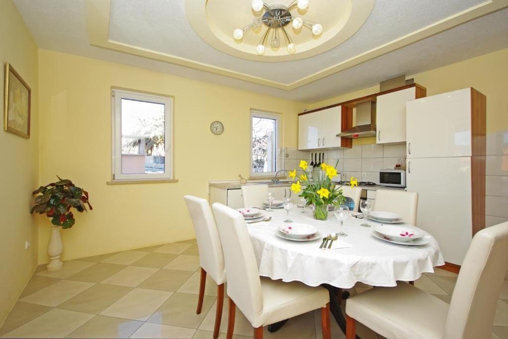 Apartments Villa Rose Sumartin Exteriör bild