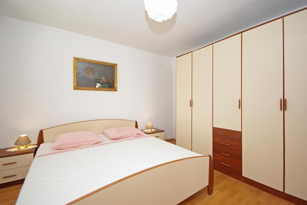 Apartments Villa Rose Sumartin Exteriör bild